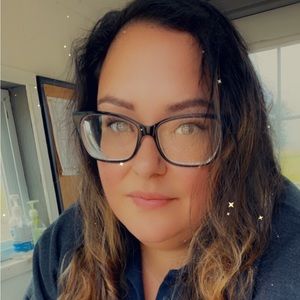 Meet your Posher, April